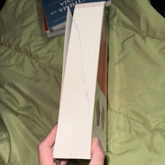 BNWOT Veterinary Dictionary 4th Edition - Picture 6 of 8